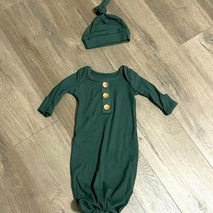 Caden Lane Knotted Gown & Hat in Forest Green